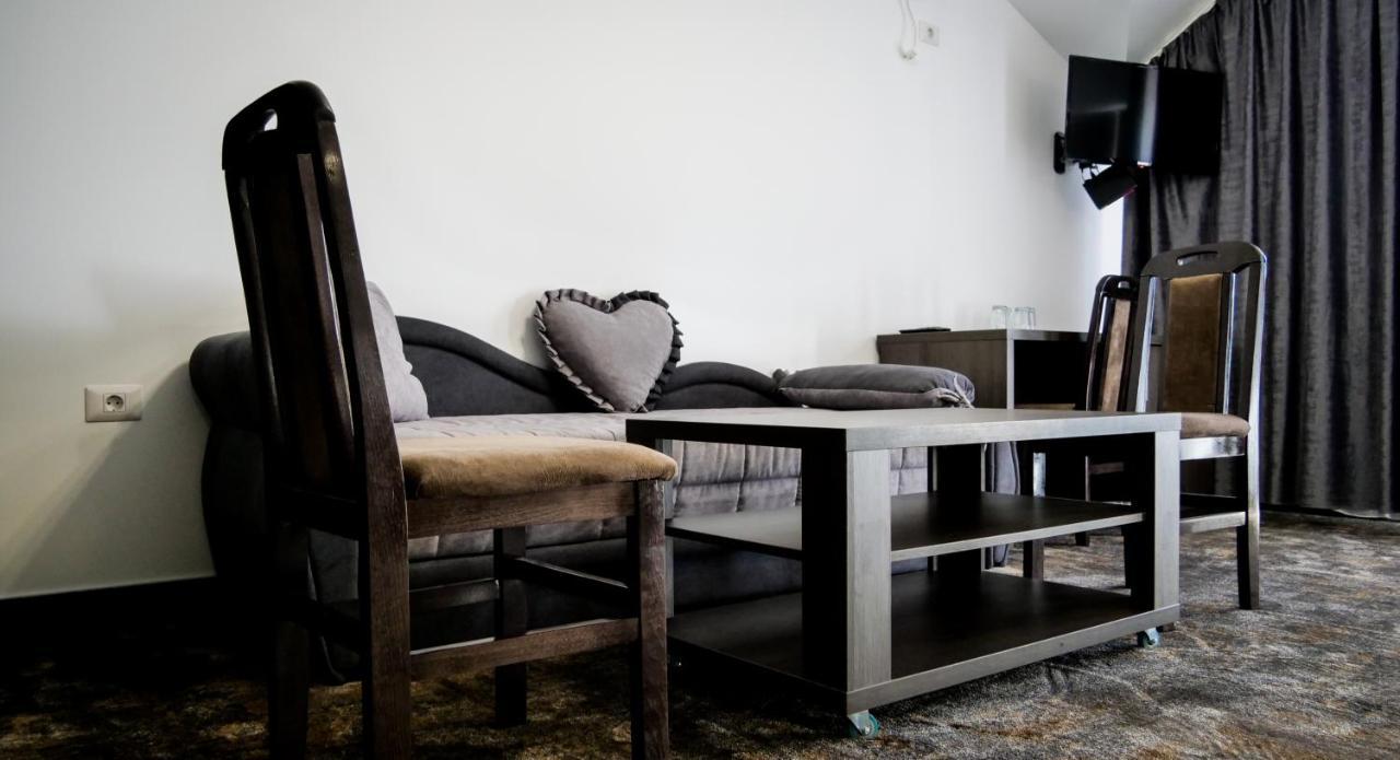Motel Infinit Târgu Jiu Esterno foto