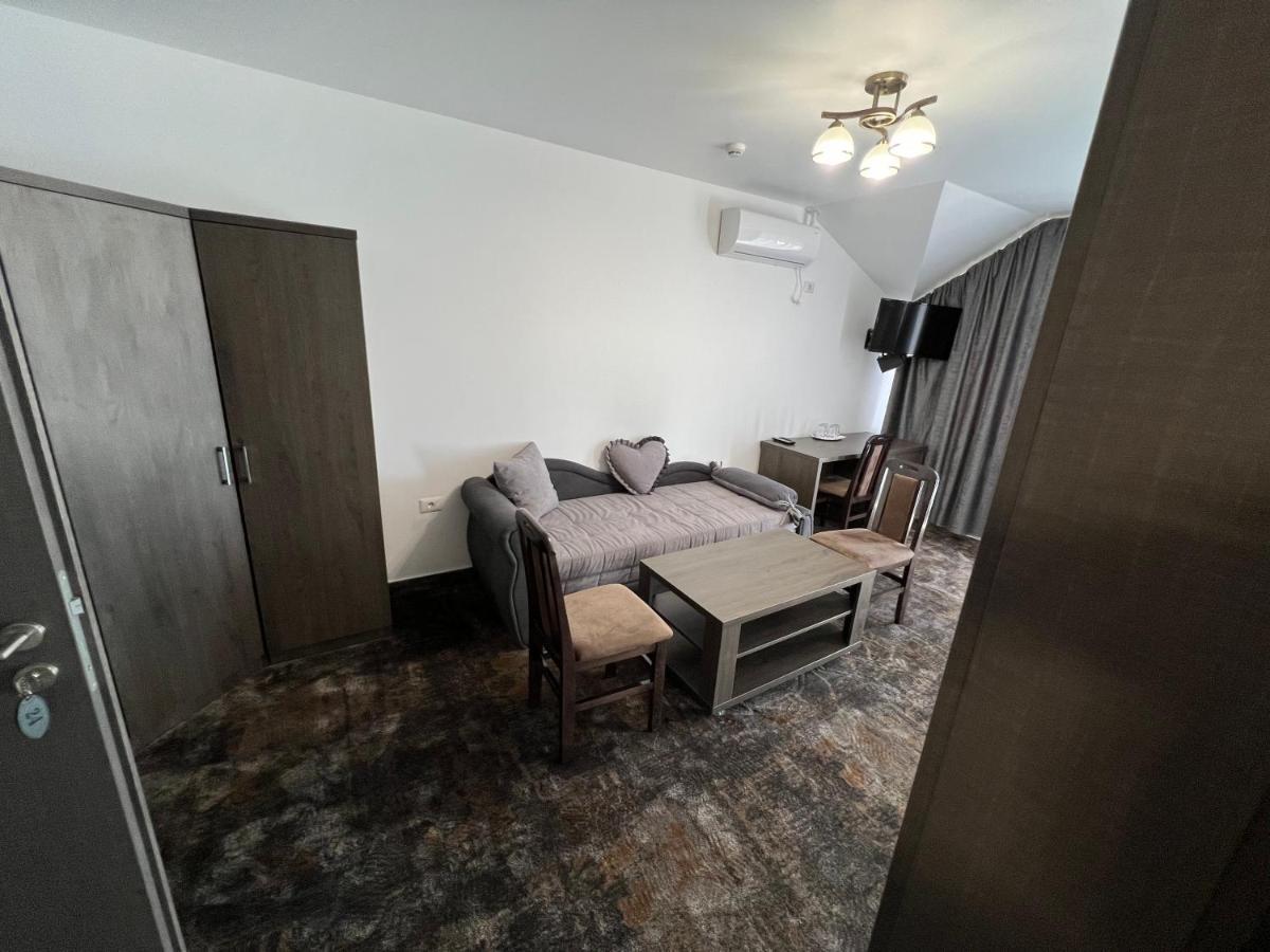 Motel Infinit Târgu Jiu Esterno foto