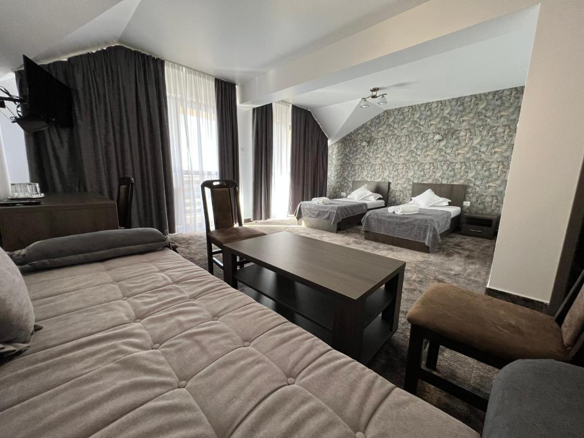 Motel Infinit Târgu Jiu Esterno foto