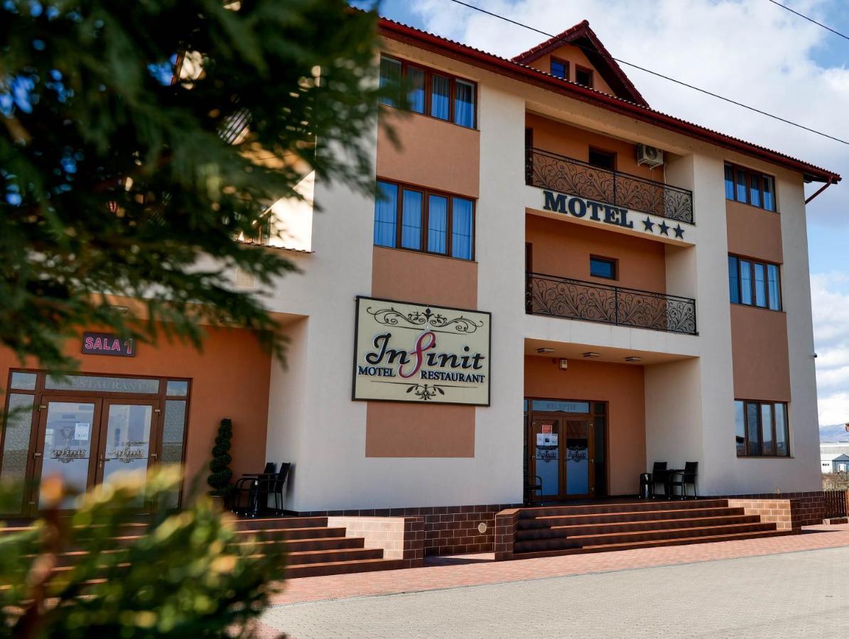 Motel Infinit Târgu Jiu Esterno foto