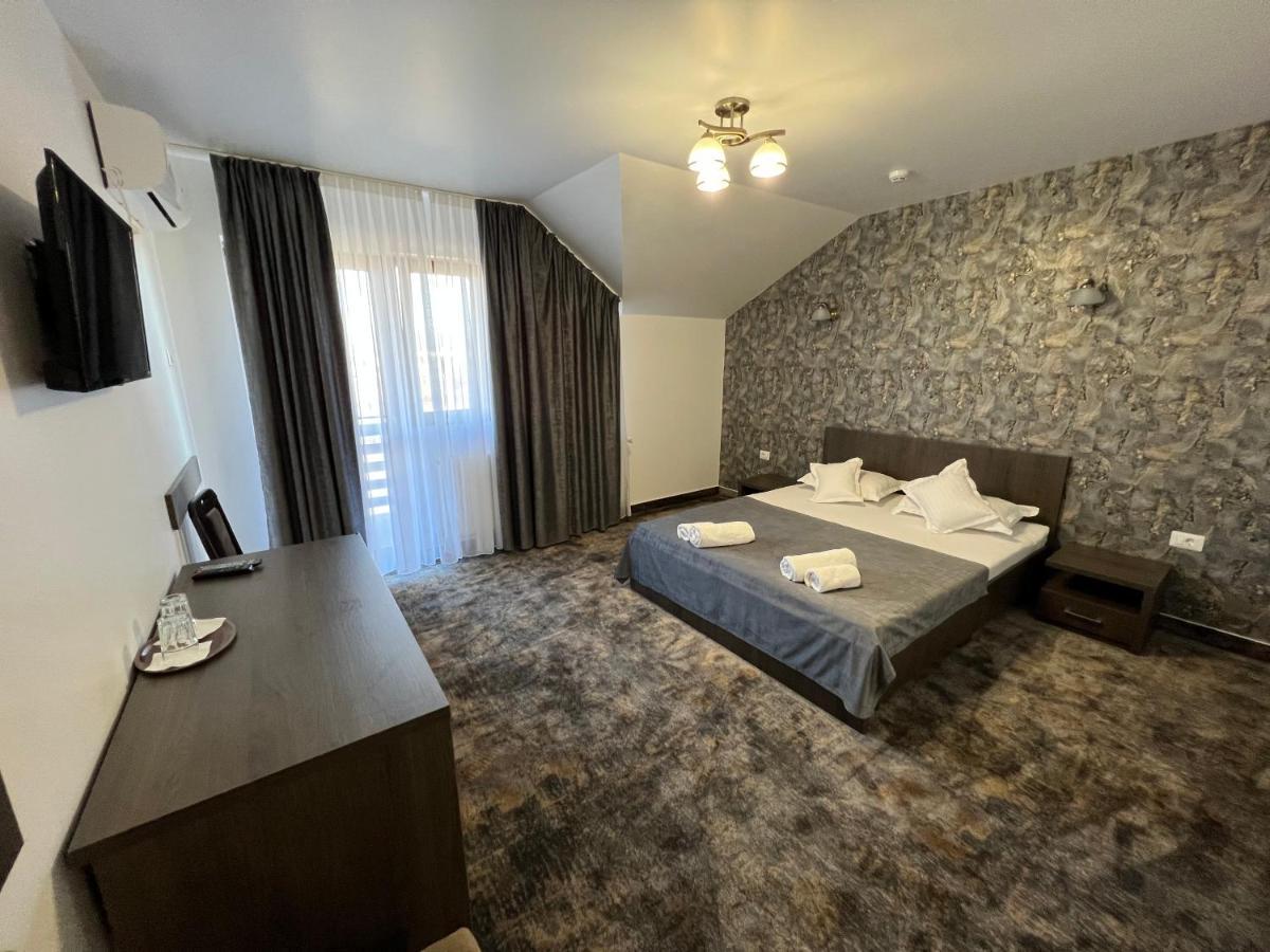Motel Infinit Târgu Jiu Esterno foto