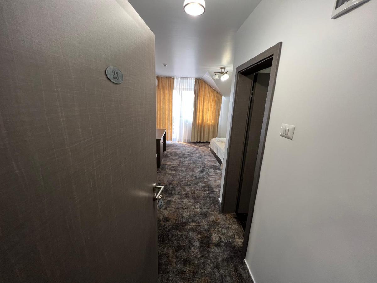 Motel Infinit Târgu Jiu Esterno foto