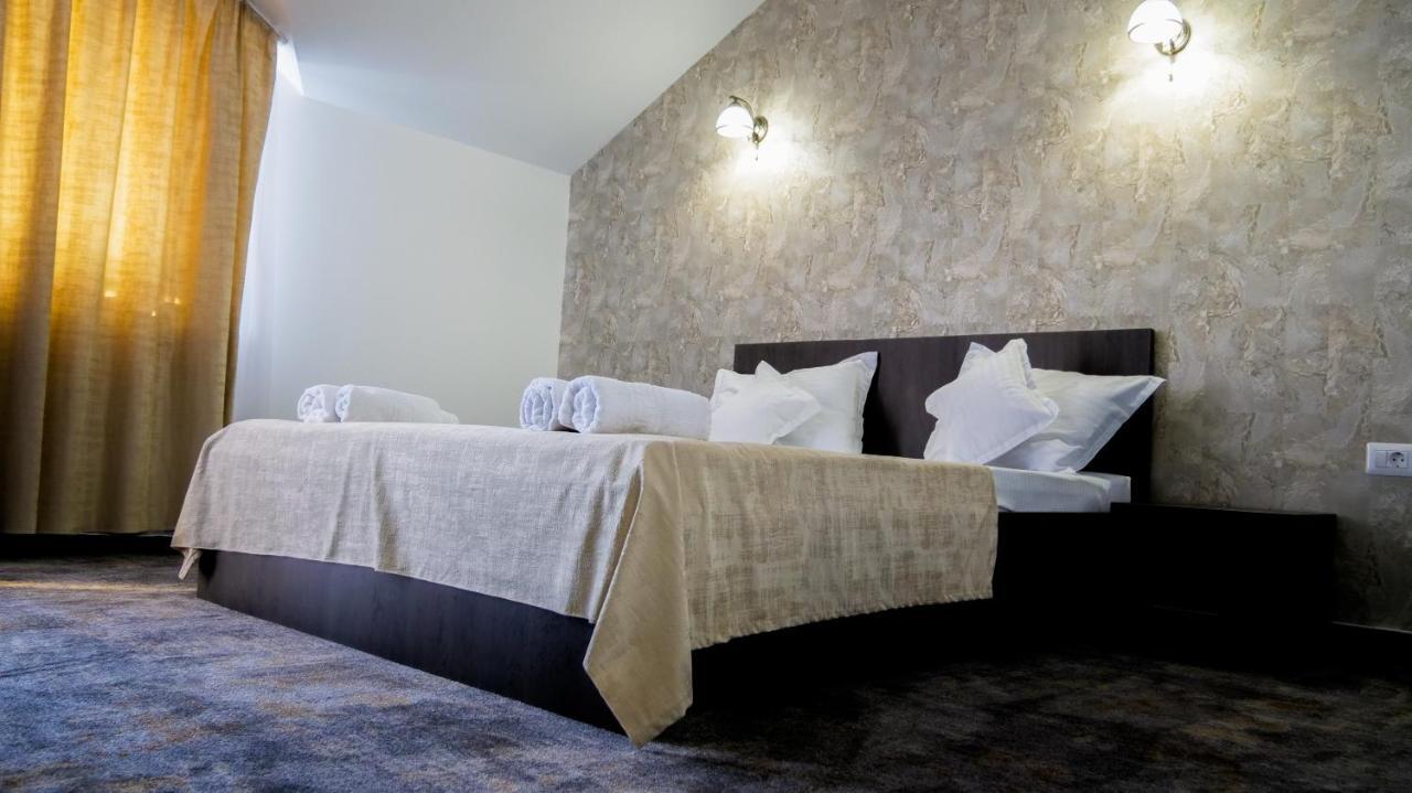 Motel Infinit Târgu Jiu Esterno foto