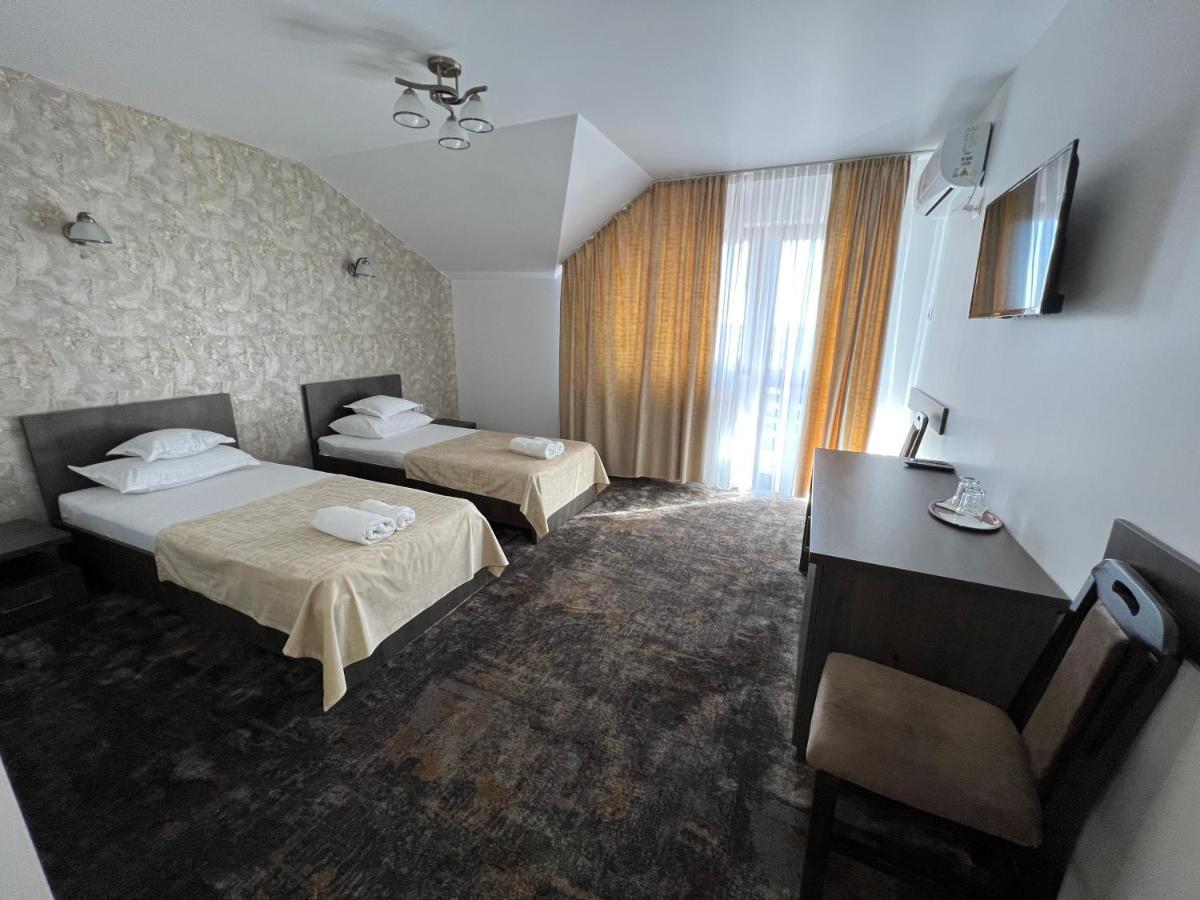 Motel Infinit Târgu Jiu Esterno foto