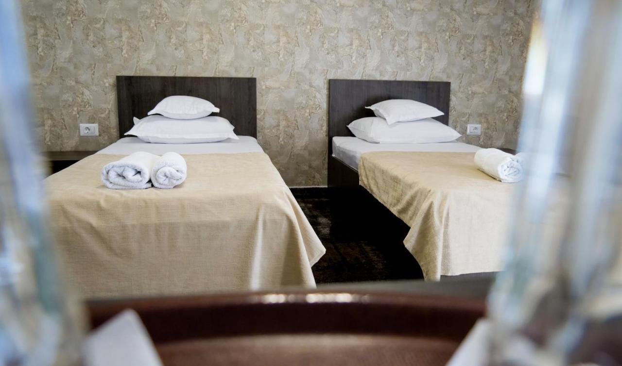 Motel Infinit Târgu Jiu Esterno foto