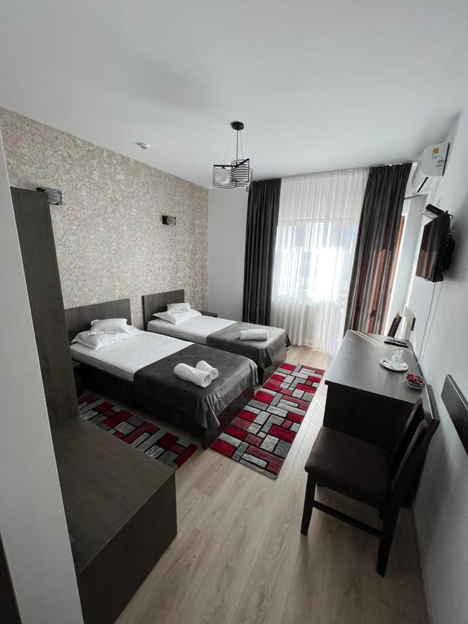 Motel Infinit Târgu Jiu Esterno foto