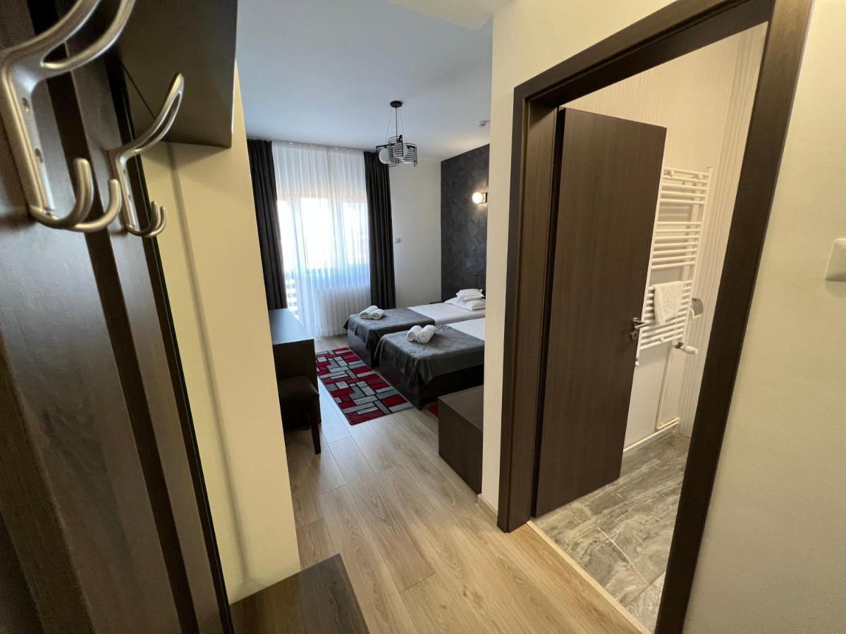 Motel Infinit Târgu Jiu Esterno foto