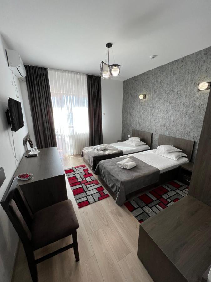 Motel Infinit Târgu Jiu Esterno foto