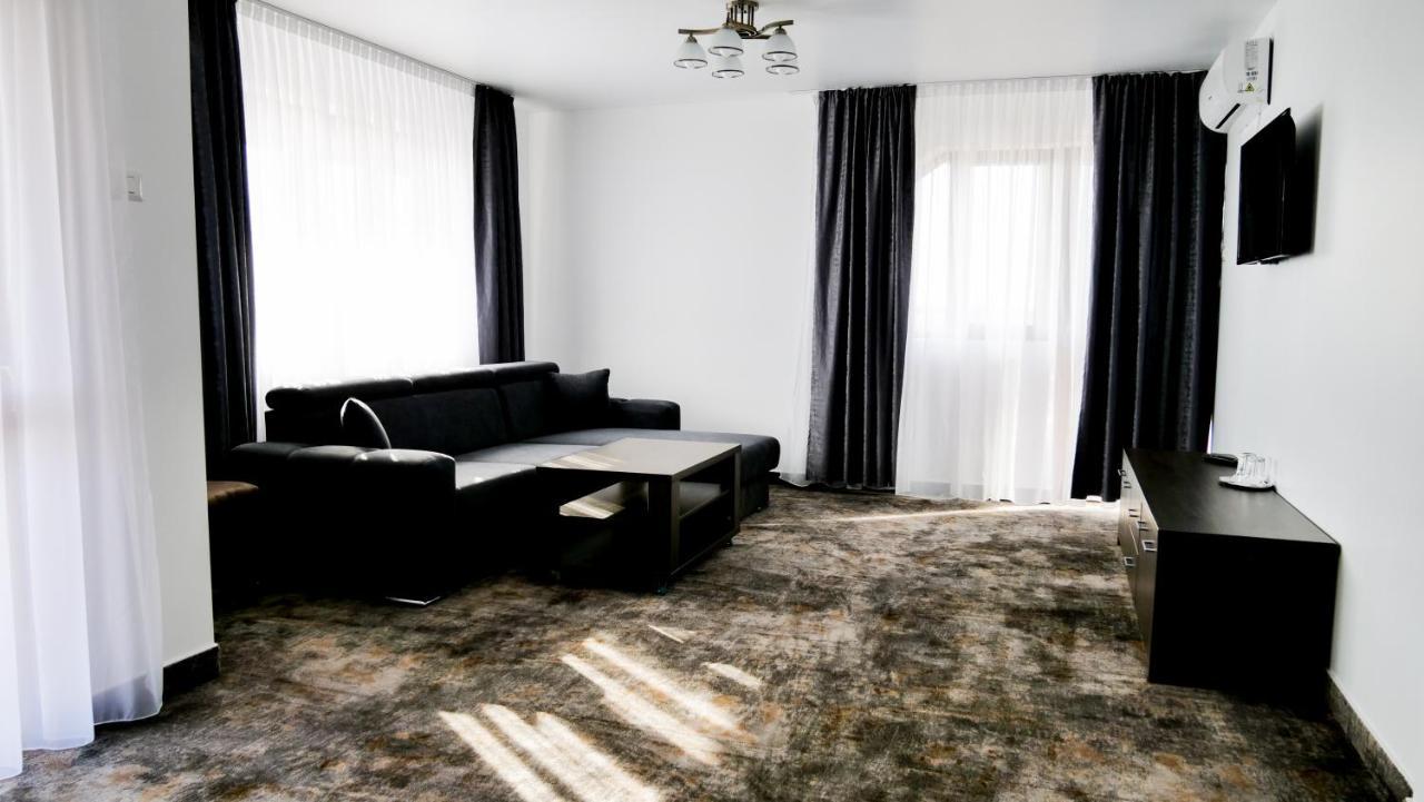 Motel Infinit Târgu Jiu Esterno foto