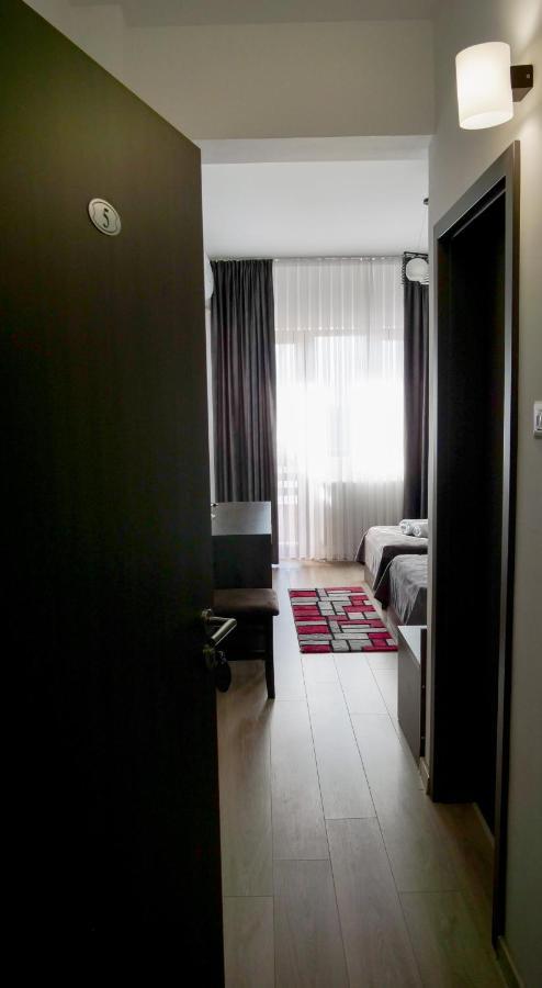 Motel Infinit Târgu Jiu Esterno foto