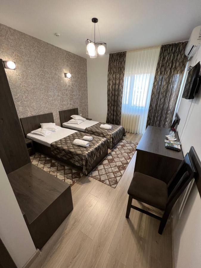 Motel Infinit Târgu Jiu Esterno foto