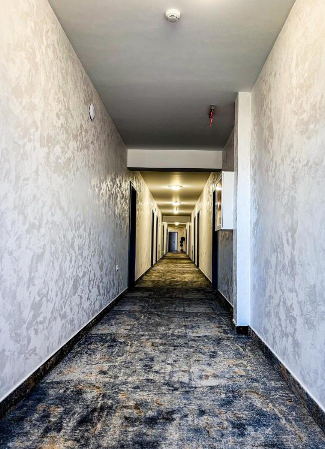 Motel Infinit Târgu Jiu Esterno foto