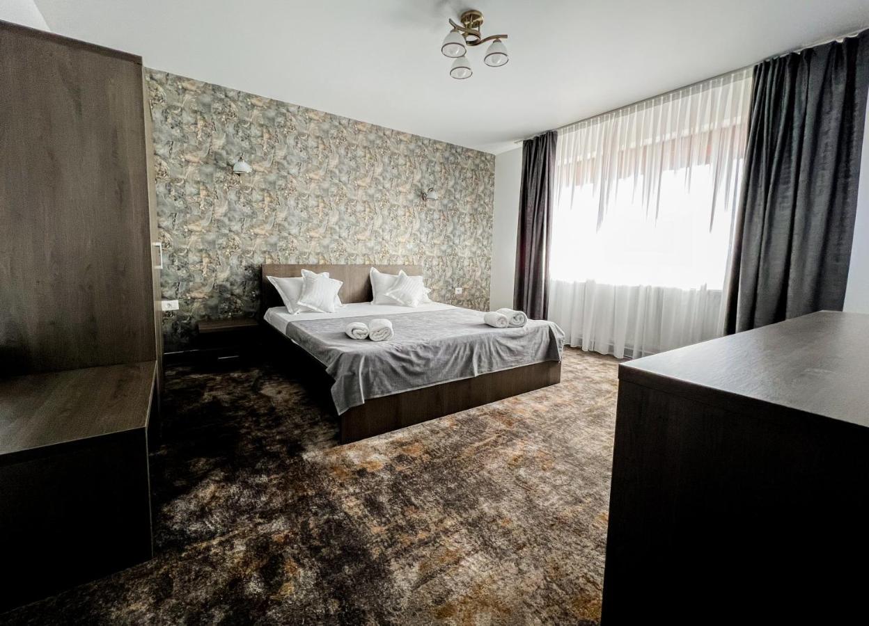 Motel Infinit Târgu Jiu Esterno foto
