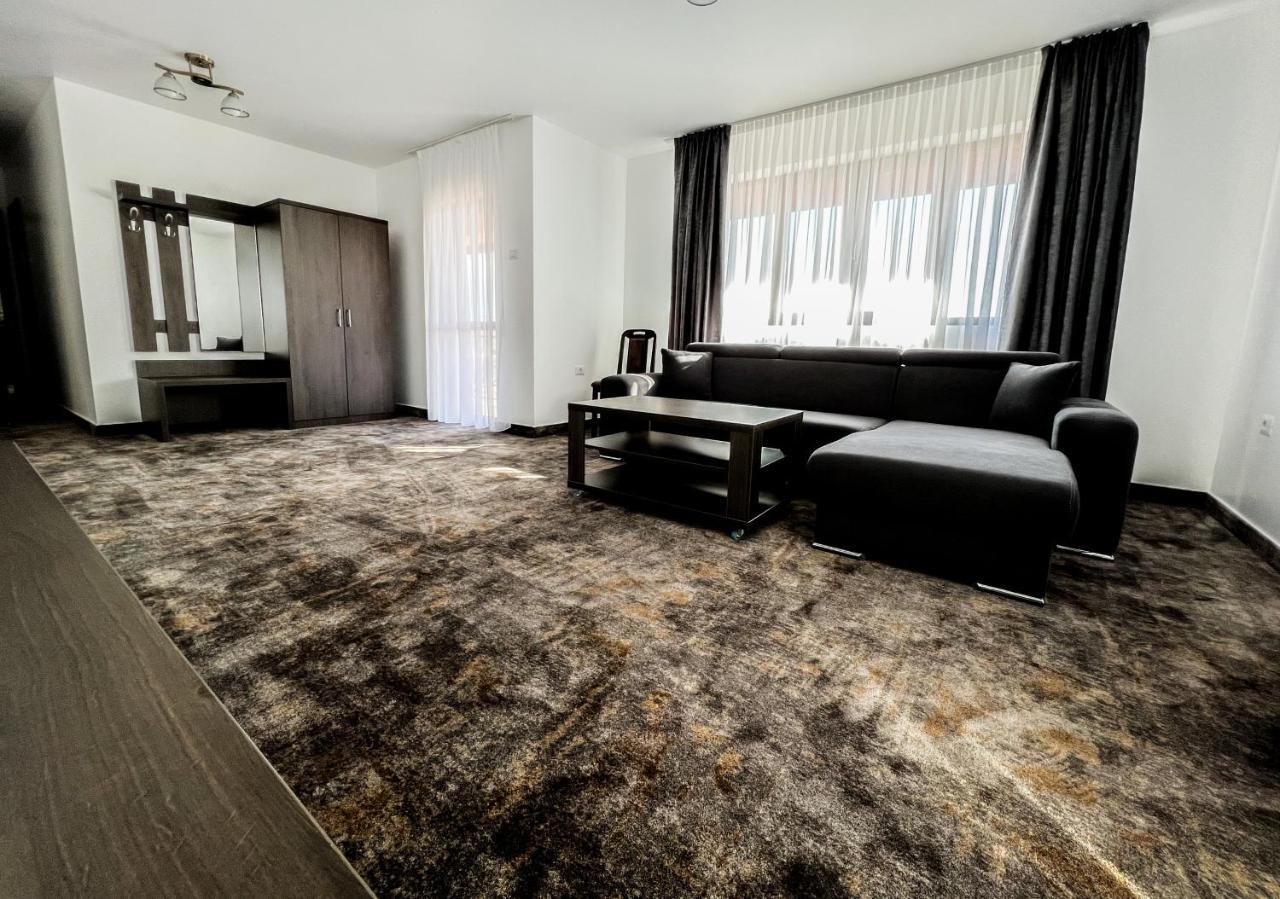 Motel Infinit Târgu Jiu Esterno foto