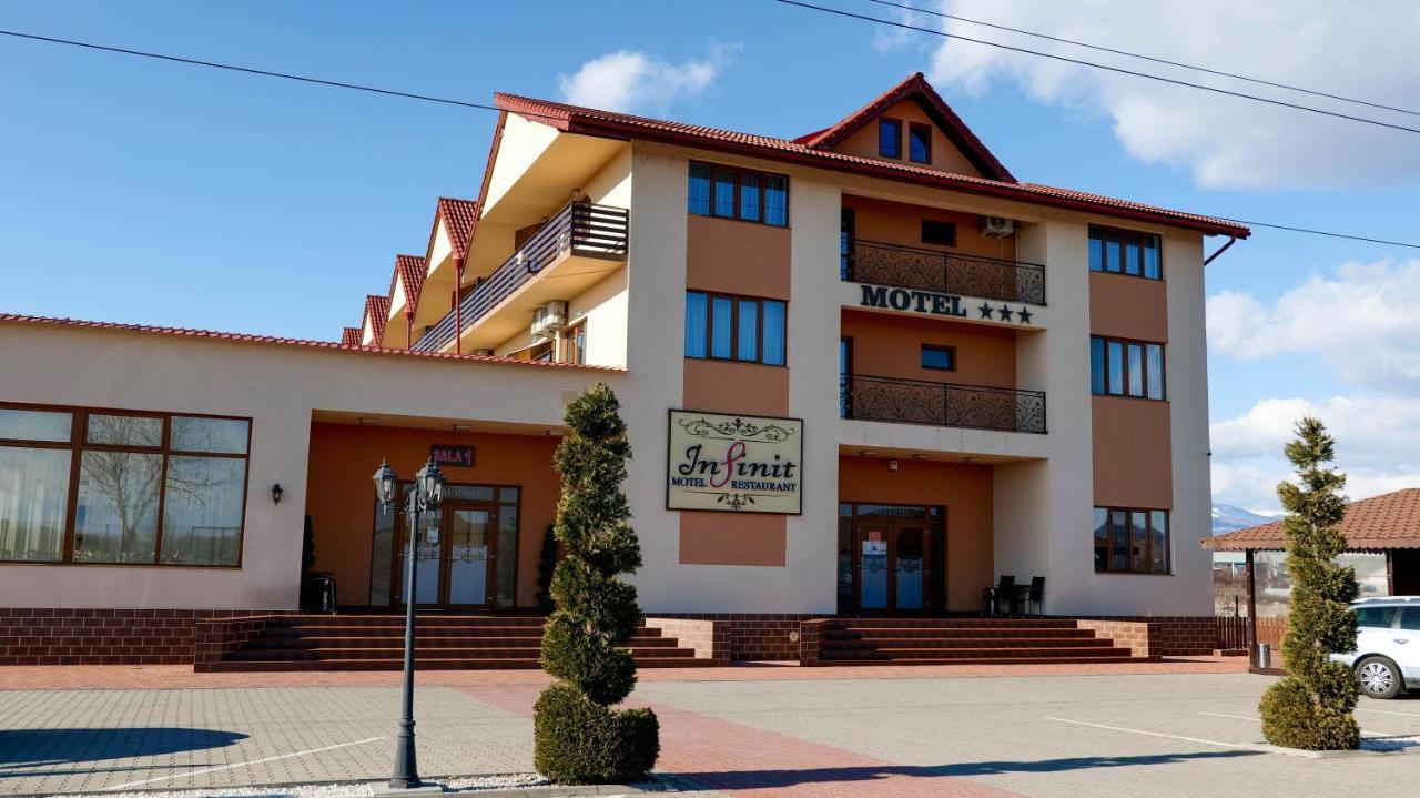 Motel Infinit Târgu Jiu Esterno foto